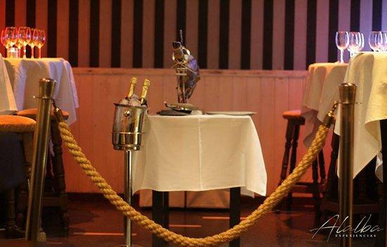 Al Alba Whisky & Bourbon